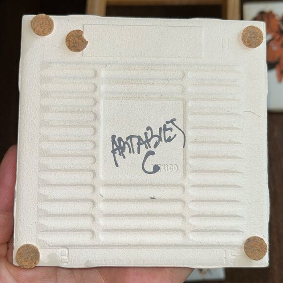 Artables Canada Set of 4 Moose Pottery Coasters Vancouver Ceramic The Royal York - Picture 7 of 8